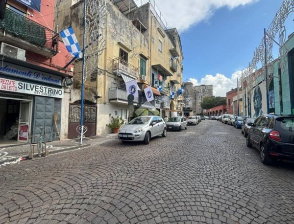 appartamento in vendita a Napoli in zona Barra