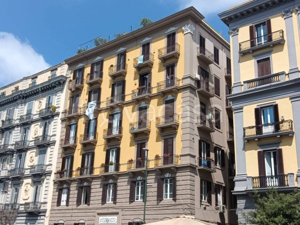 appartamento in vendita a Napoli in zona Chiaia