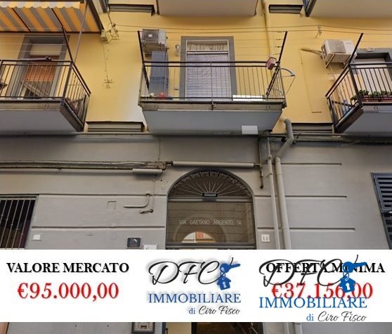 appartamento in vendita a Napoli in zona Vicaria