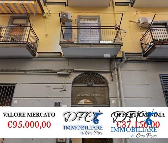 appartamento in vendita a Napoli in zona Vicaria