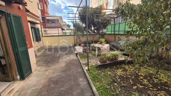 casa indipendente in vendita a Napoli in zona Fuorigrotta