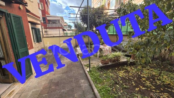 casa indipendente in vendita a Napoli in zona Fuorigrotta