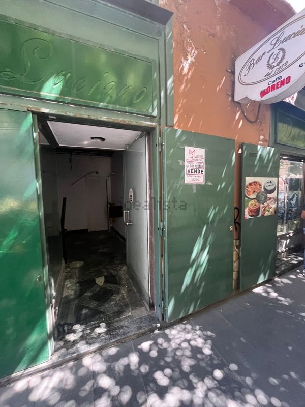 locale commerciale in vendita a Napoli