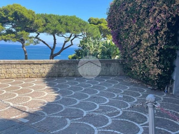 appartamento in vendita a Napoli in zona Posillipo