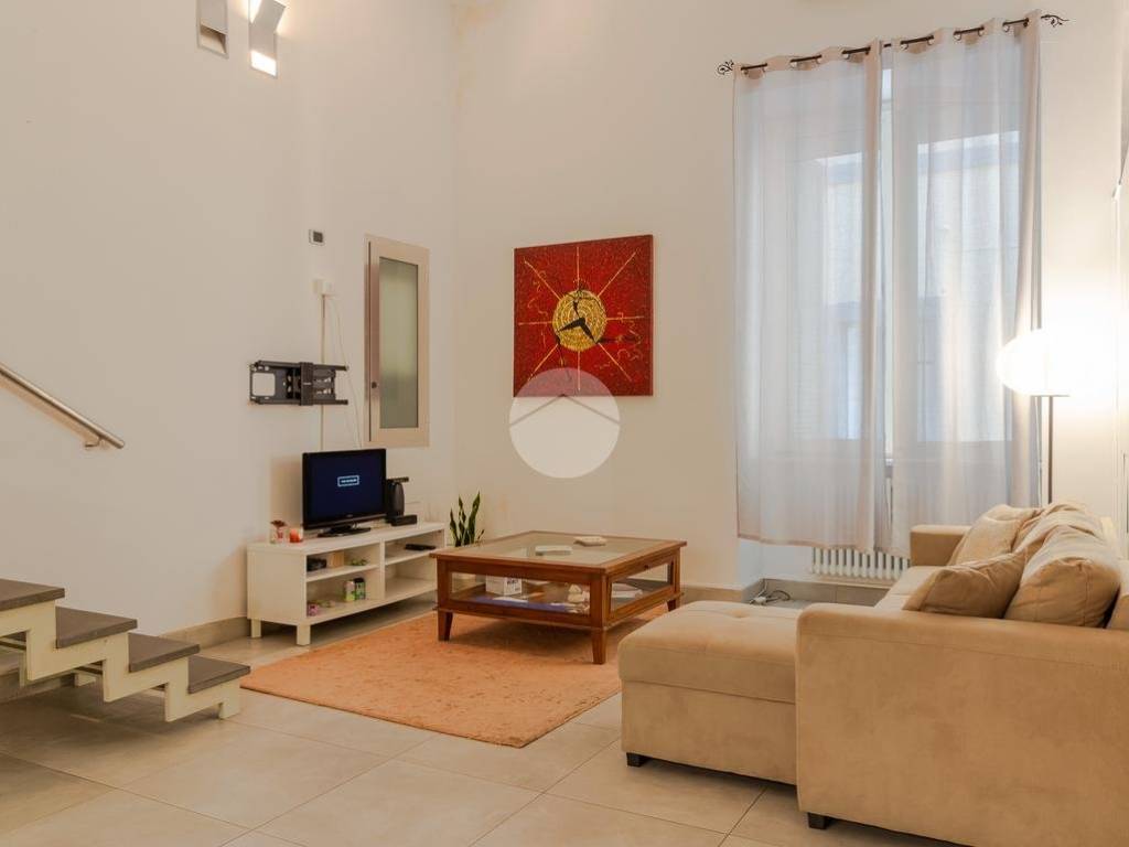 appartamento in vendita a Napoli in zona Chiaia