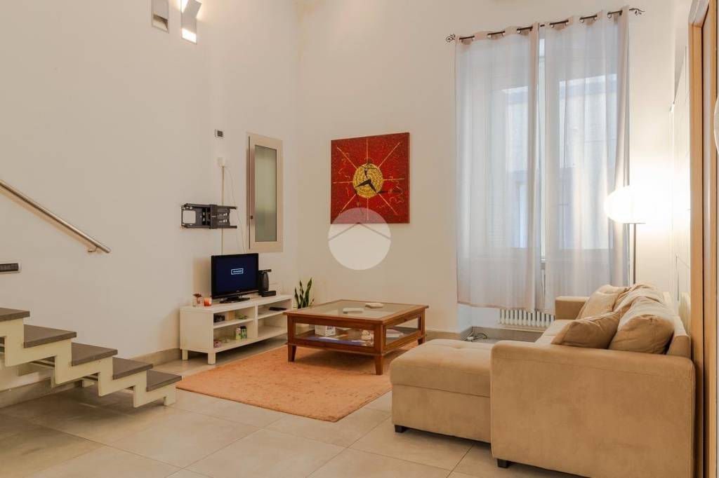 appartamento in vendita a Napoli in zona Chiaia