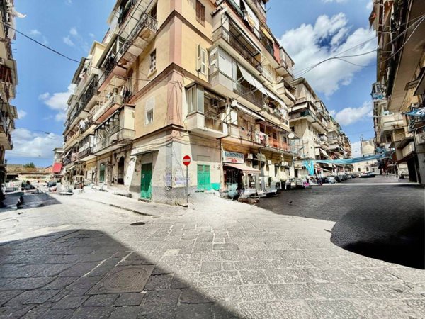 appartamento in vendita a Napoli