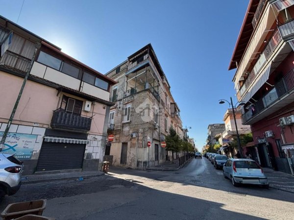appartamento in vendita a Napoli in zona Barra