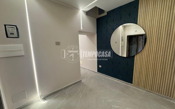 appartamento in vendita a Napoli in zona Chiaia