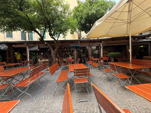 ufficio in vendita a Napoli in zona Vomero