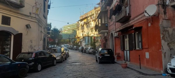 appartamento in vendita a Napoli in zona Stella