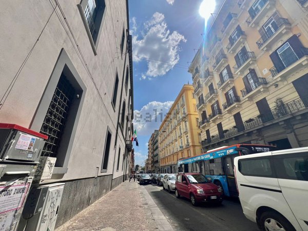 negozio in vendita a Napoli in zona Chiaia