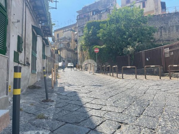 appartamento in vendita a Napoli in zona San Carlo all'Arena