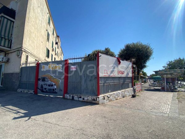 negozio in vendita a Napoli in zona Barra