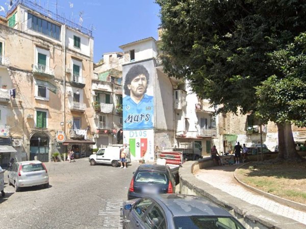 appartamento in vendita a Napoli in zona Stella