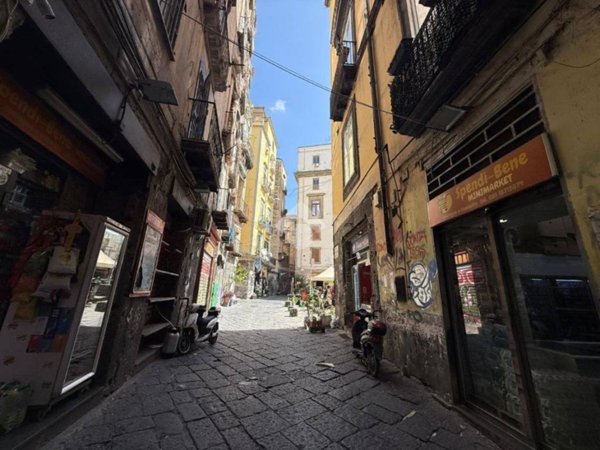 negozio in vendita a Napoli