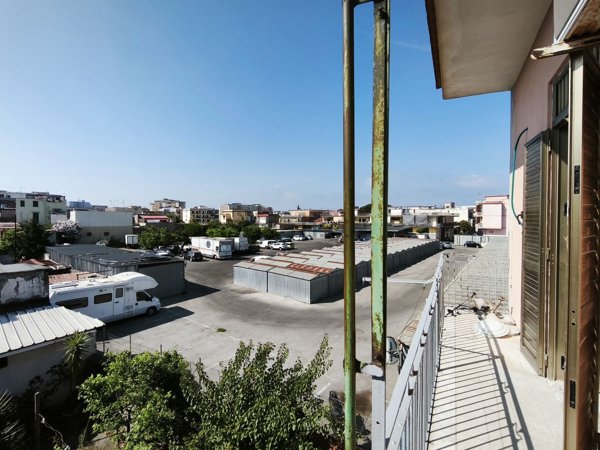 appartamento in vendita a Napoli in zona Barra