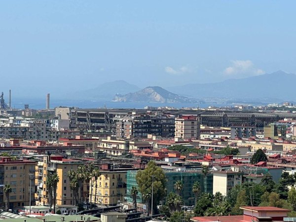 appartamento in vendita a Napoli in zona Bagnoli