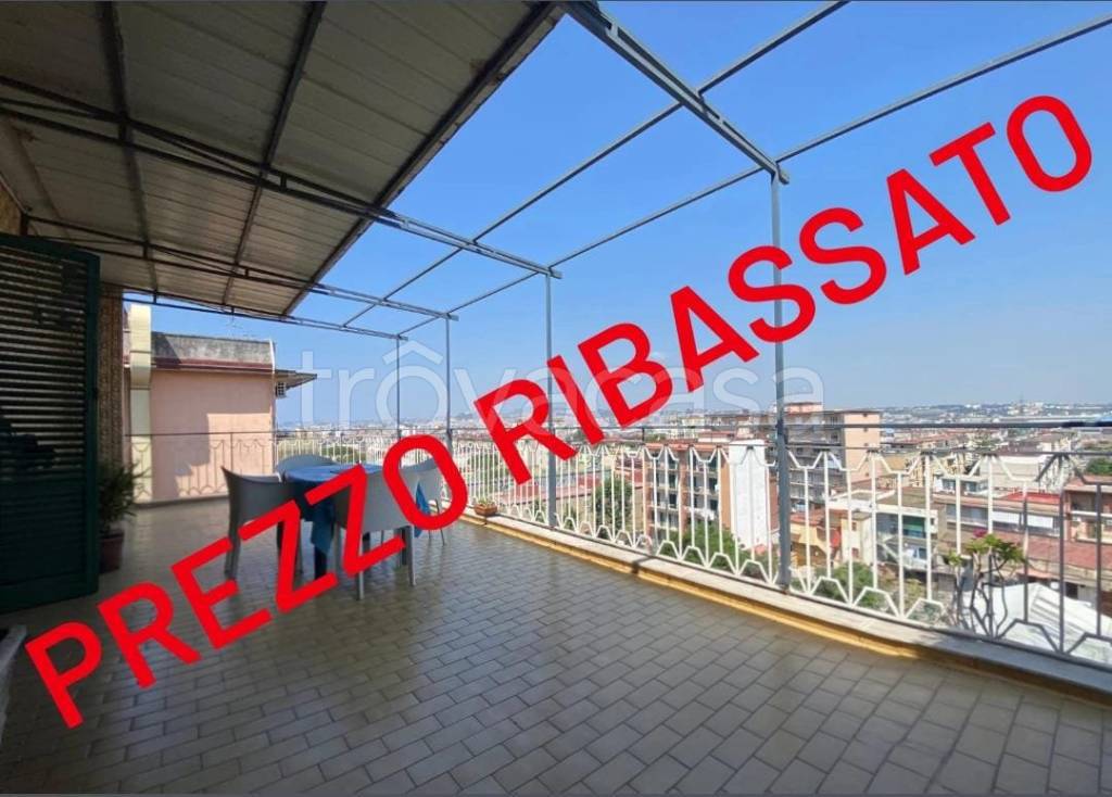 appartamento in vendita a Napoli in zona Barra