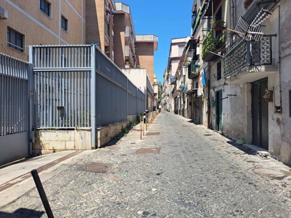 appartamento in vendita a Napoli in zona San Ferdinando