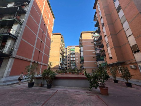 appartamento in vendita a Napoli in zona Fuorigrotta