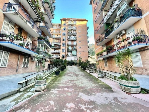 appartamento in vendita a Napoli in zona Fuorigrotta