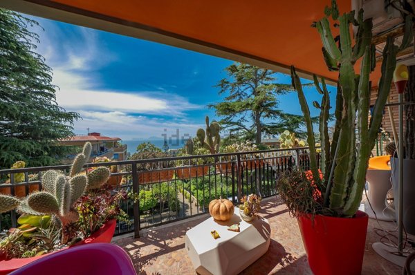 appartamento in vendita a Napoli in zona Posillipo