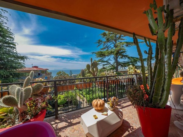 appartamento in vendita a Napoli in zona Posillipo