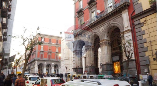 appartamento in vendita a Napoli in zona Pendino / San Giuseppe