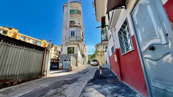 appartamento in vendita a Napoli in zona Fuorigrotta