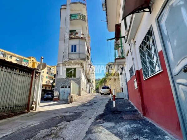 appartamento in vendita a Napoli in zona Fuorigrotta