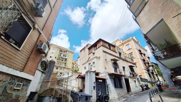 appartamento in vendita a Napoli in zona Avvocata