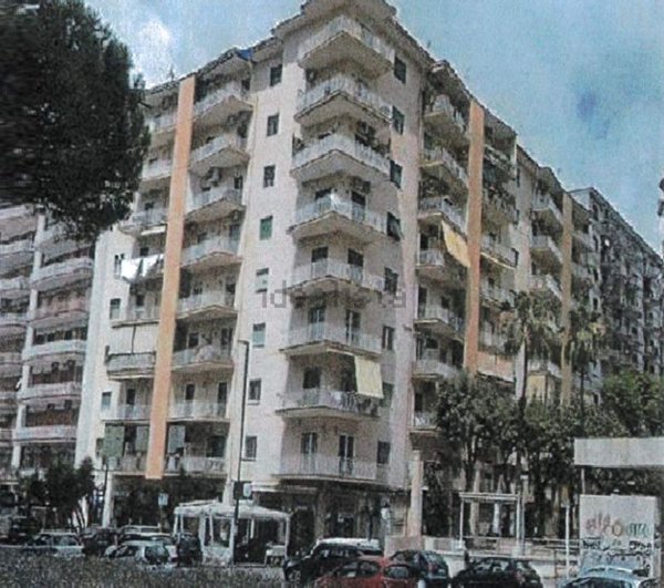 appartamento in vendita a Napoli in zona Fuorigrotta