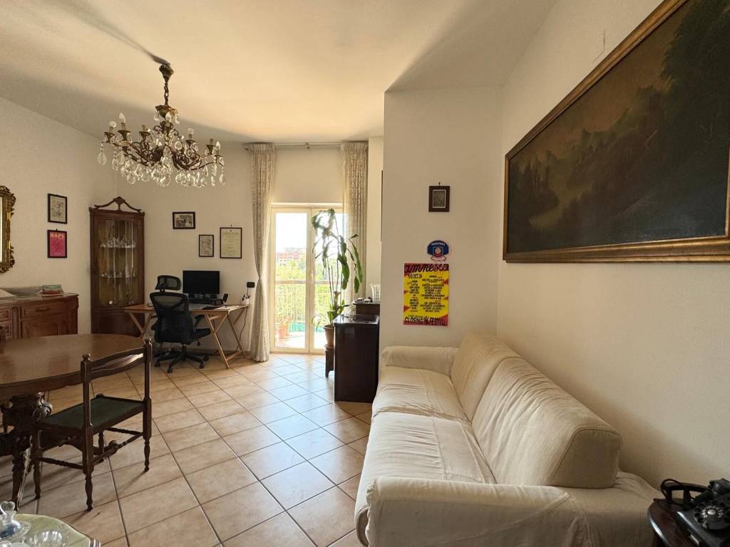 appartamento in vendita a Napoli in zona Pianura