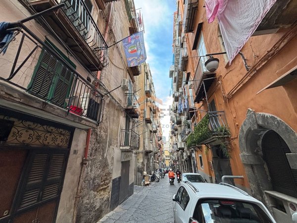 appartamento in vendita a Napoli in zona San Ferdinando