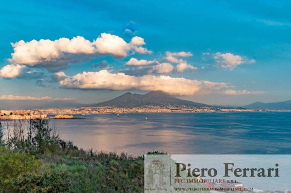 appartamento in vendita a Napoli in zona Posillipo