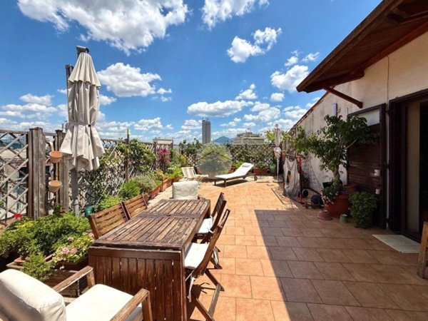 appartamento in vendita a Napoli