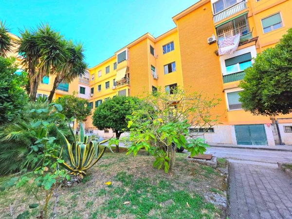 appartamento in vendita a Napoli in zona Soccavo