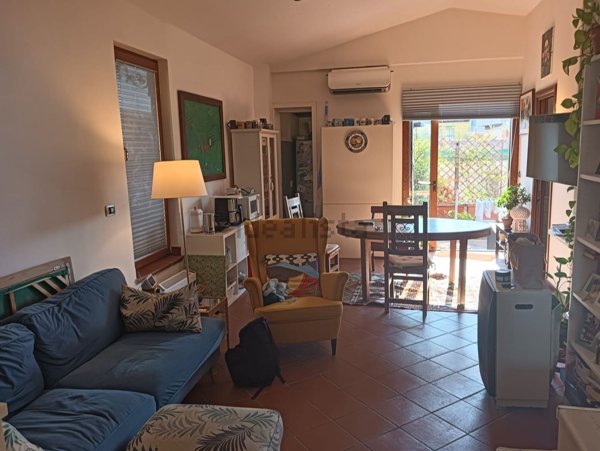 appartamento in vendita a Napoli in zona Stella