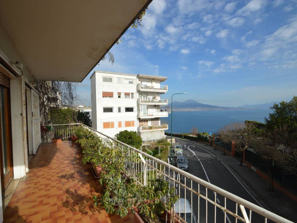 appartamento in vendita a Napoli in zona Posillipo