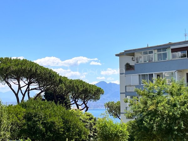 appartamento in vendita a Napoli in zona Posillipo