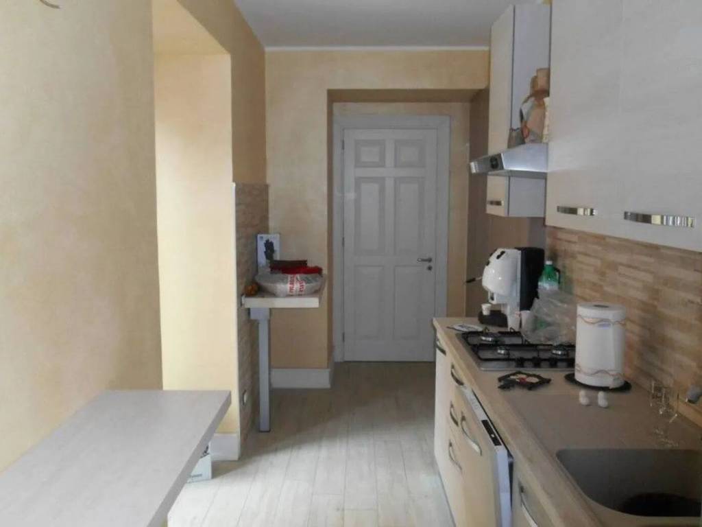 appartamento in vendita a Napoli in zona San Carlo all'Arena