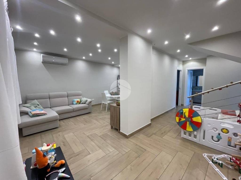 casa indipendente in vendita a Napoli