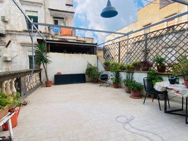 appartamento in vendita a Napoli in zona Stella