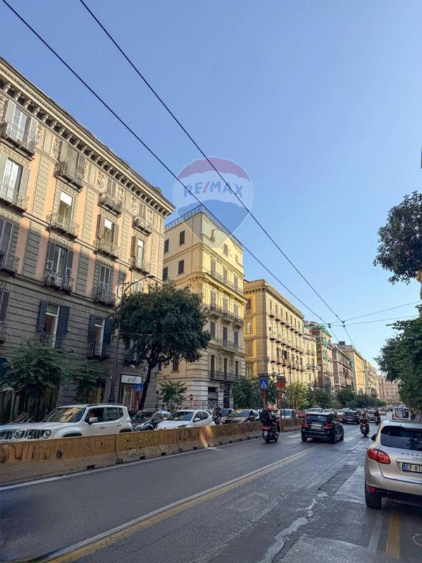 appartamento in vendita a Napoli in zona Stella
