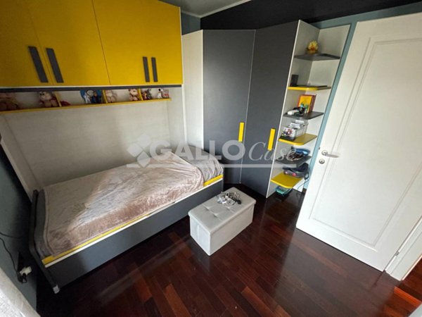 casa indipendente in vendita a Napoli in zona Chiaia