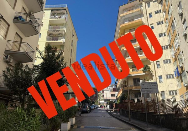 appartamento in vendita a Napoli in zona Arenella