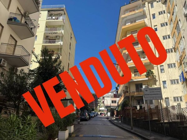 appartamento in vendita a Napoli in zona Arenella