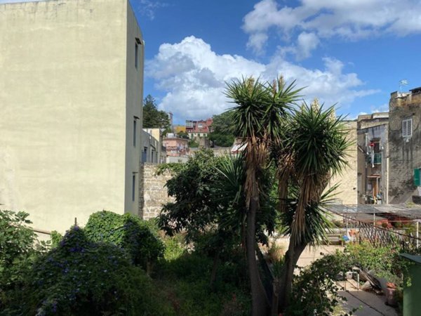 appartamento in vendita a Napoli in zona Stella