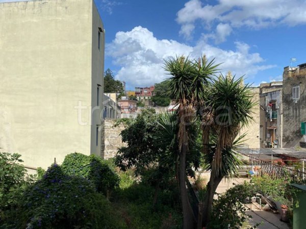 appartamento in vendita a Napoli in zona Stella